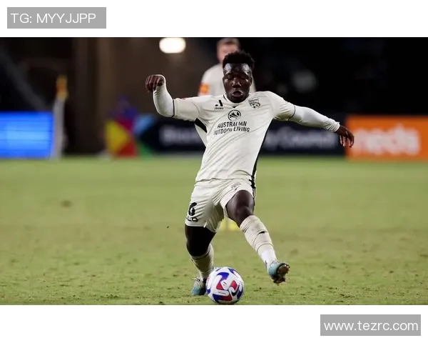 萨基利期与费内巴切的激烈对决揭示了足球战术的深度与魅力